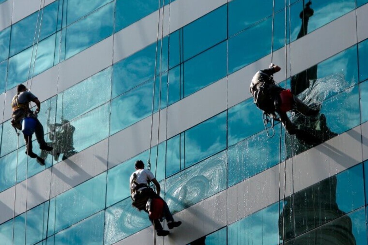شركة تلميع واجهات المباني والأبراج في السعودية